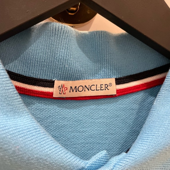 Moncler 3-button polo with striped sky blue trim - Picture 7 of 12